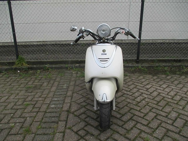 Sym - snorscooter - cello - scooter - afbeelding 5 van  11