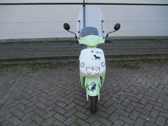 Sym - snorscooter - e-virid - e-scooter - afbeelding 5 van  11