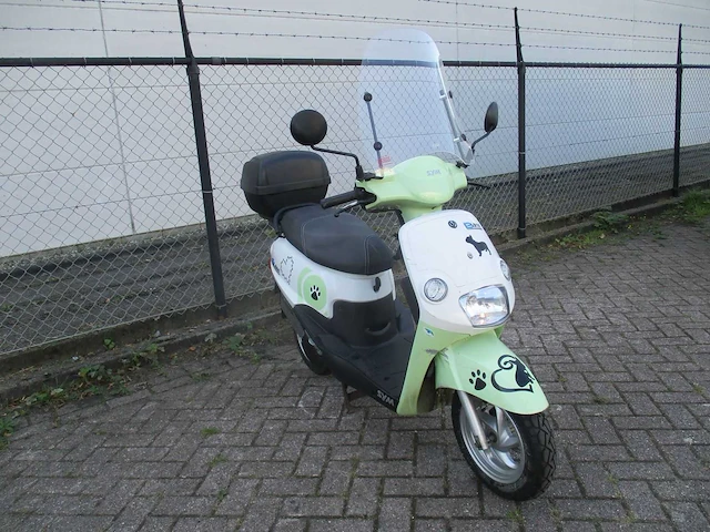 Sym - snorscooter - e-virid - e-scooter - afbeelding 7 van  11