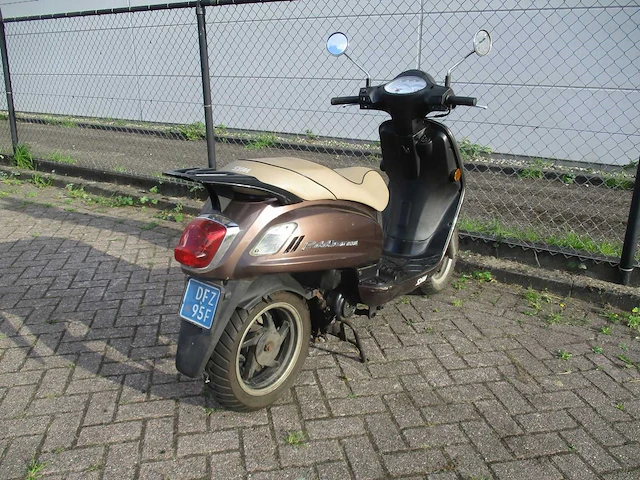 Sym - snorscooter - fiddle 50 s - scooter - afbeelding 9 van  11