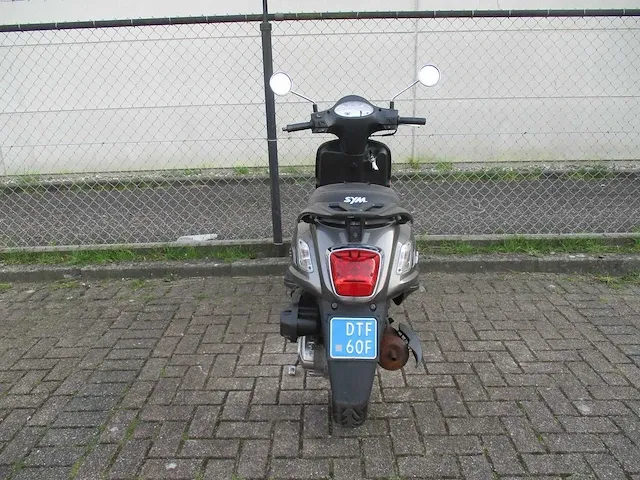 Sym - snorscooter - fiddle ii - scooter - afbeelding 10 van  11