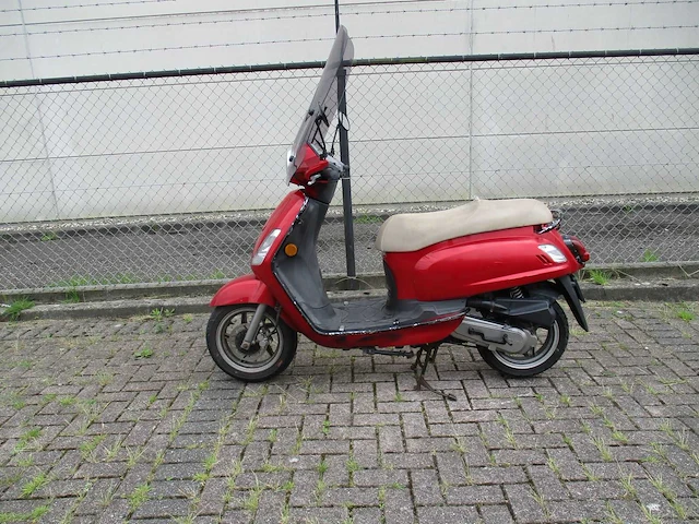 Sym - snorscooter - fiddle ii - scooter - afbeelding 1 van  8