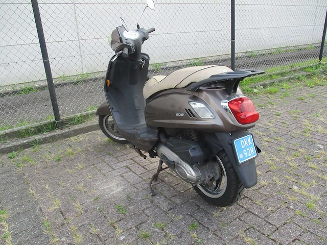 Sym - snorscooter - fiddle ii 50 s - scooter - afbeelding 8 van  9