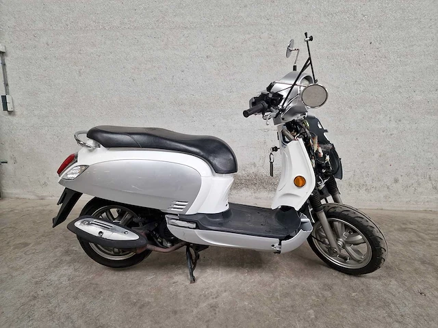 Sym - snorscooter - fiddle iii - 4t 25km uitvoering f187xp - afbeelding 2 van  7