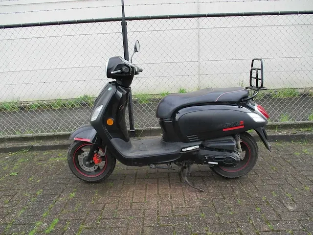 Sym - snorscooter - fiddle iii - scooter - afbeelding 1 van  9