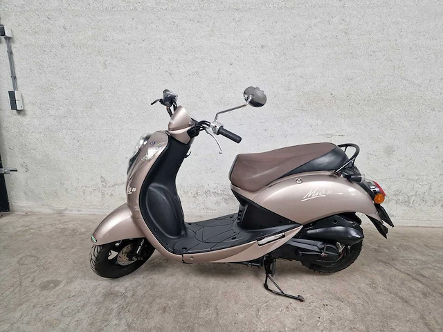 Sym - snorscooter - mio 50 - 4t 25km uitvoering f284rz - afbeelding 1 van  7