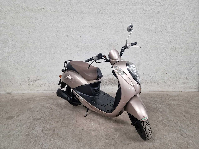 Sym - snorscooter - mio 50 - 4t 25km uitvoering f284rz - afbeelding 4 van  7