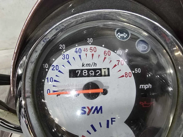 Sym - snorscooter - mio 50 - 4t 25km uitvoering f376sk - afbeelding 7 van  7