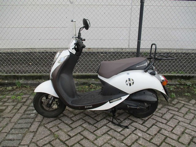 Sym - snorscooter - mio 50 anniversary edition - scooter - afbeelding 1 van  11