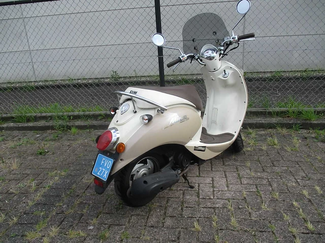Sym - snorscooter - mio 50 fashion style - scooter - afbeelding 9 van  11