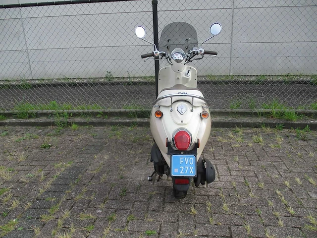 Sym - snorscooter - mio 50 fashion style - scooter - afbeelding 10 van  11