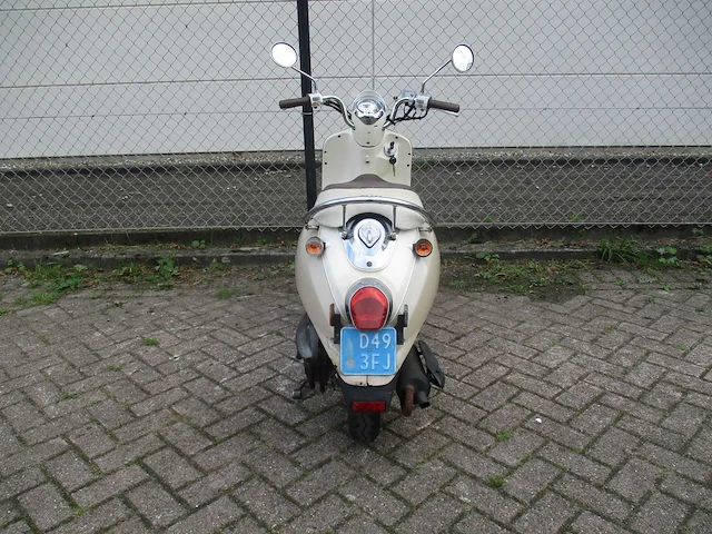 Sym - snorscooter - mio 50 fshion style - scooter - afbeelding 8 van  11