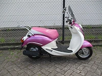 Sym - snorscooter - mio 50 pink lady - scooter - afbeelding 8 van  11