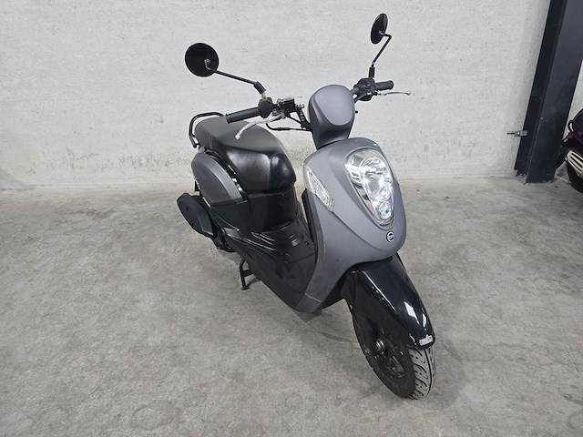 Sym - snorscooter - mio 50i - 4t 25km uitvoering ffz85x - afbeelding 4 van  7