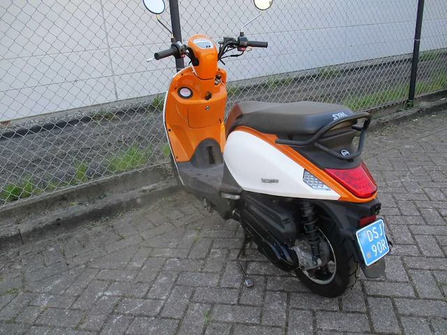 Sym - snorscooter - mio 50i injectie - scooter - afbeelding 2 van  10