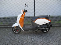 Sym - snorscooter - mio 50i injectie - scooter - afbeelding 1 van  10