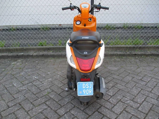 Sym - snorscooter - mio 50i injectie - scooter - afbeelding 9 van  10