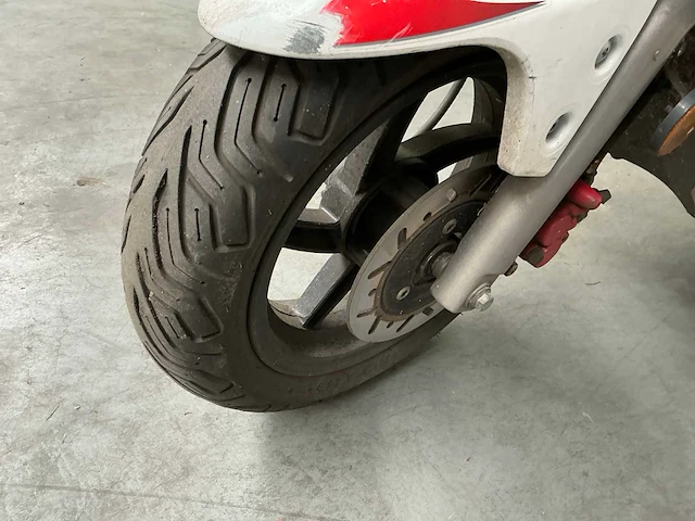 Sym - snorscooter - orbit - moped - afbeelding 11 van  14