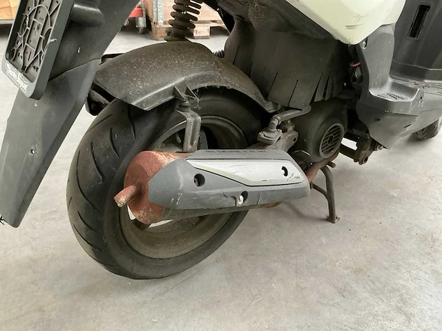 Sym - snorscooter - orbit - moped - afbeelding 12 van  14