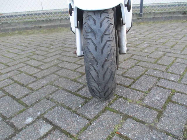 Sym - snorscooter - orbit 2 - scooter - afbeelding 6 van  11