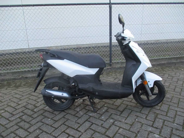 Sym - snorscooter - orbit 2 - scooter - afbeelding 8 van  11