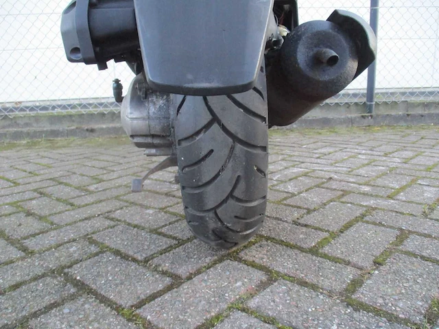Sym - snorscooter - orbit 2 - scooter - afbeelding 11 van  11