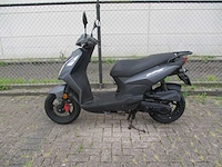 Sym - snorscooter - orbit ll - scooter - afbeelding 1 van  11