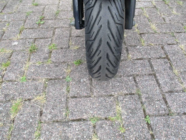 Sym - snorscooter - orbit ll - scooter - afbeelding 4 van  11