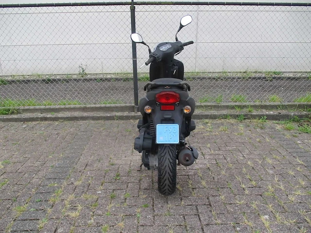 Sym - snorscooter - orbit ll - scooter - afbeelding 8 van  11