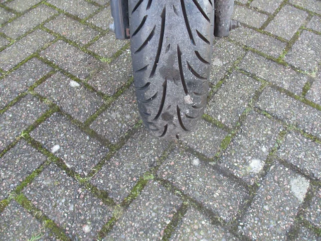Sym - snorscooter - orbit ll - scooter - afbeelding 6 van  11