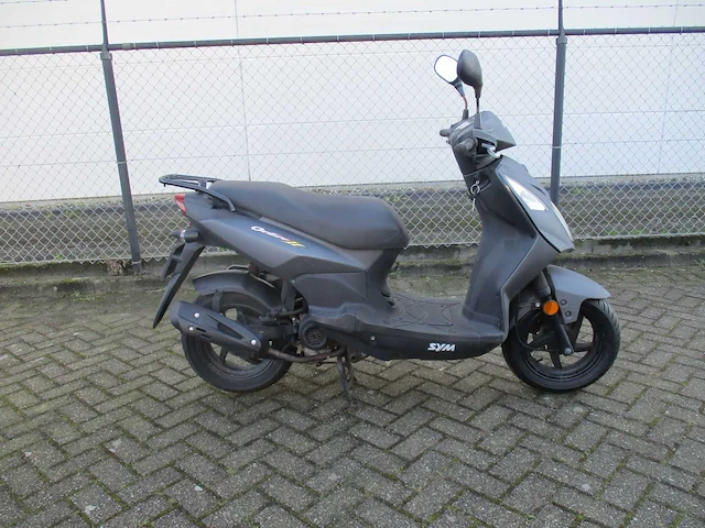 Sym - snorscooter - orbit ll - scooter - afbeelding 8 van  11