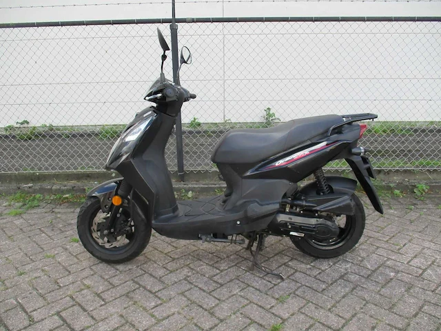 Sym - snorscooter - orbit ll 50 - scooter - afbeelding 1 van  11