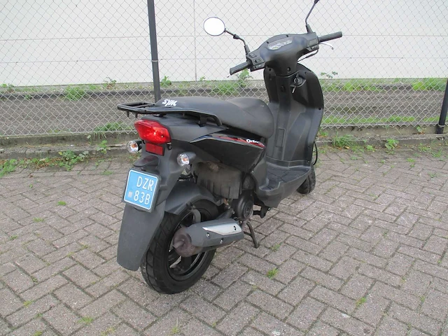 Sym - snorscooter - orbit ll 50 - scooter - afbeelding 9 van  11