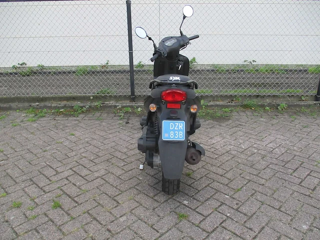 Sym - snorscooter - orbit ll 50 - scooter - afbeelding 10 van  11