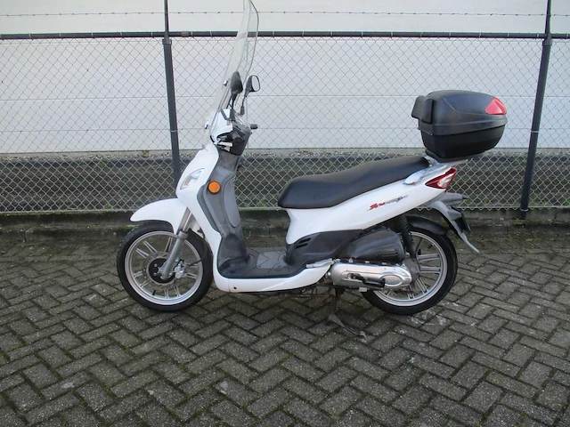 Sym - snorscooter - symphony 50 - scooter - afbeelding 1 van  11