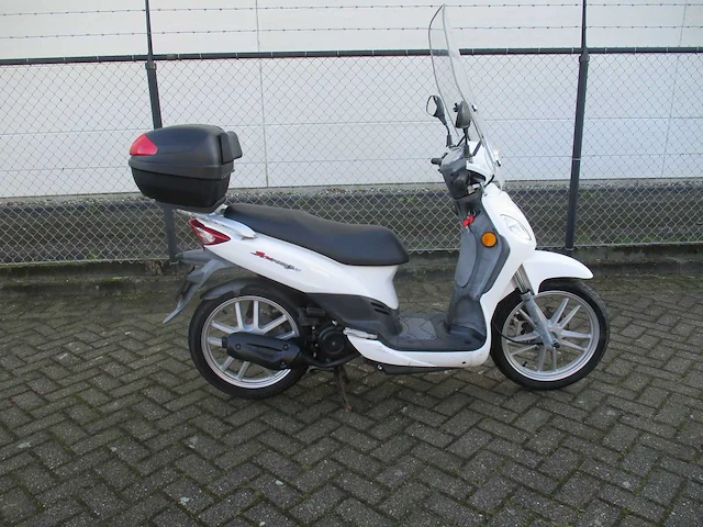 Sym - snorscooter - symphony 50 - scooter - afbeelding 8 van  11