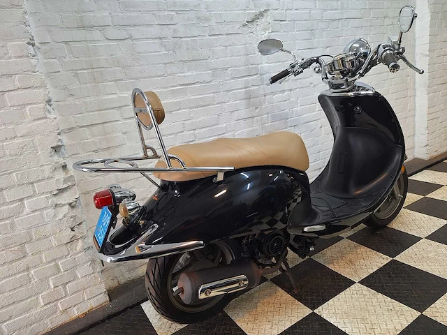 Sym allo cello 25 km snorscooter 4takt - afbeelding 5 van  7