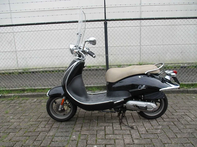 Sym cello - snorscooter - scooter - afbeelding 1 van  11
