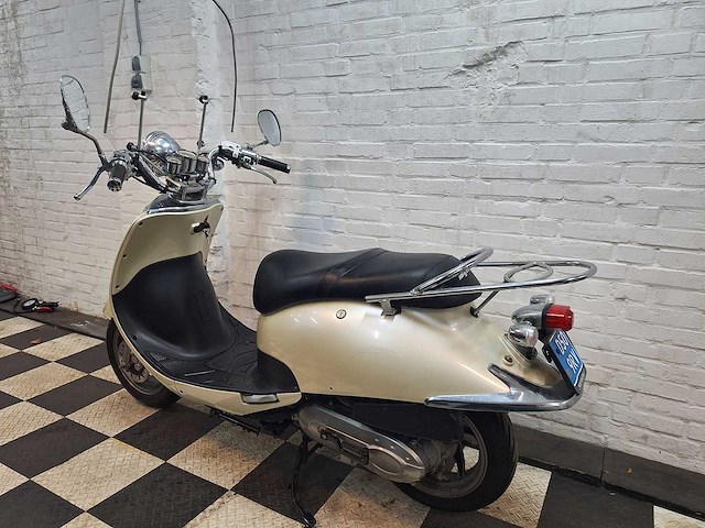 Sym cello 25 km snorscooter 4takt - afbeelding 3 van  7