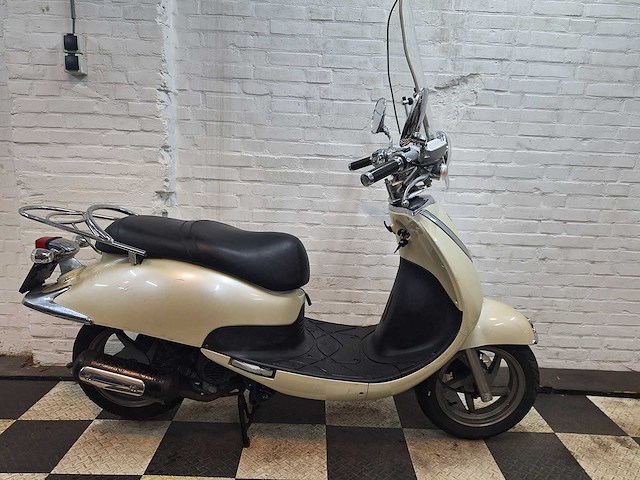 Sym cello 25 km snorscooter 4takt - afbeelding 6 van  7