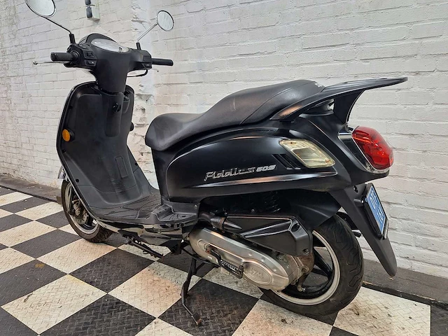 Sym fiddle 2 25 km snorscooter 4takt - afbeelding 3 van  7