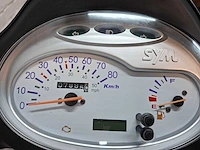 Sym fiddle 2 25 km snorscooter 4takt - afbeelding 4 van  7