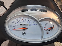 Sym fiddle 2 25 km snorscooter 4takt - afbeelding 4 van  7