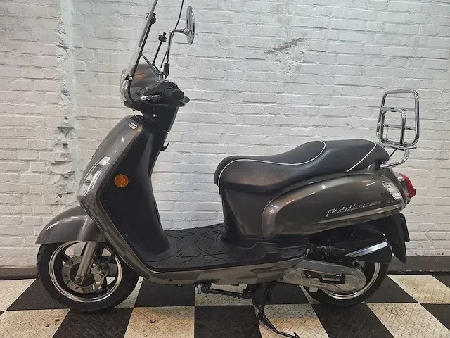 Sym fiddle 2 25km snorscooter 4-takt - afbeelding 1 van  7
