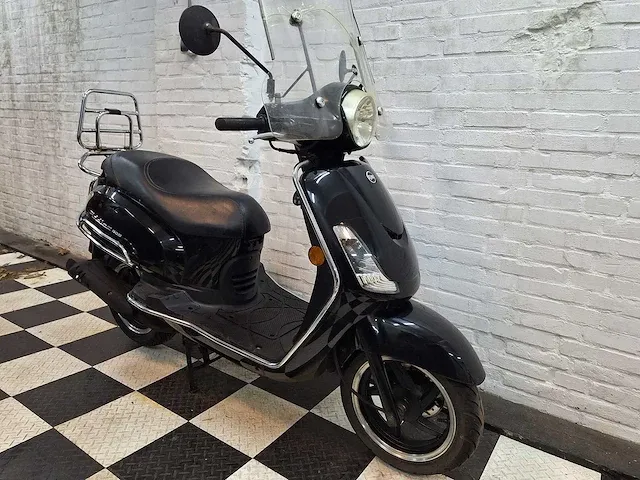 Sym fiddle 2 45 km bromscooter 4takt - afbeelding 5 van  7