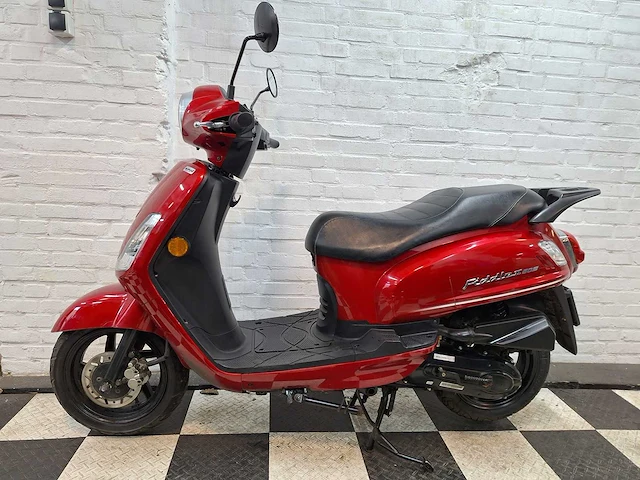 Sym fiddle 2 45 km bromscooter 4takt - afbeelding 1 van  7