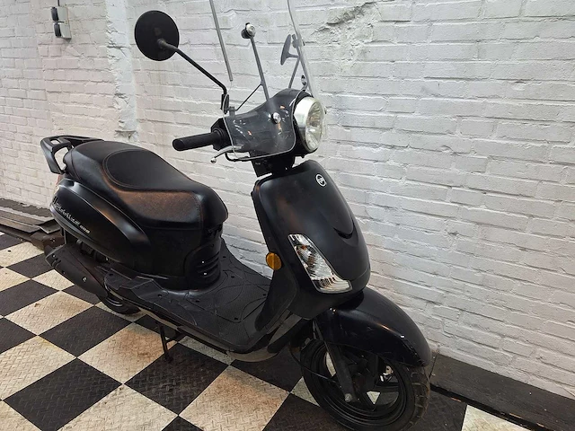 Sym fiddle 2 45 km bromscooter 4takt - afbeelding 7 van  7