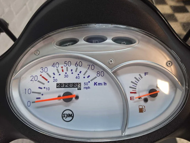 Sym fiddle 2 45 km bromscooter 4takt - afbeelding 4 van  8
