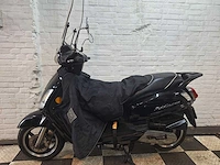 Sym fiddle 2 45 km bromscooter 4takt - afbeelding 8 van  8