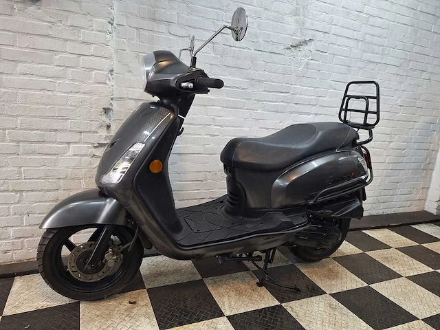 Sym fiddle 2 45 km bromscooter 4takt - afbeelding 2 van  7